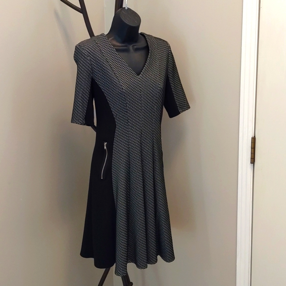 Liz Claiborne short sleeved flared dress in black hounds tooth